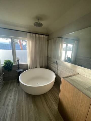 Newly renovated 3BR duplex gallery image 5