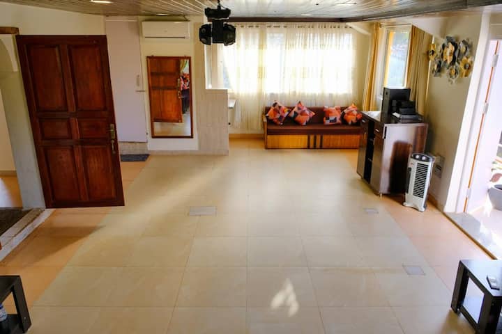 Living room 1 image 2