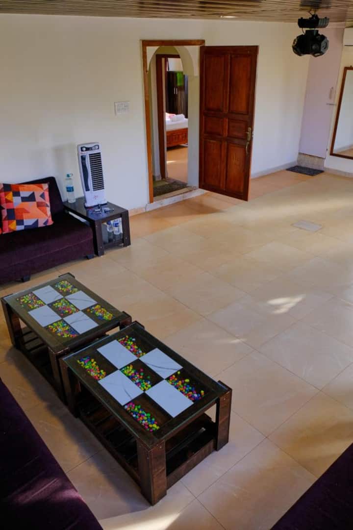 Living room 1 image 6