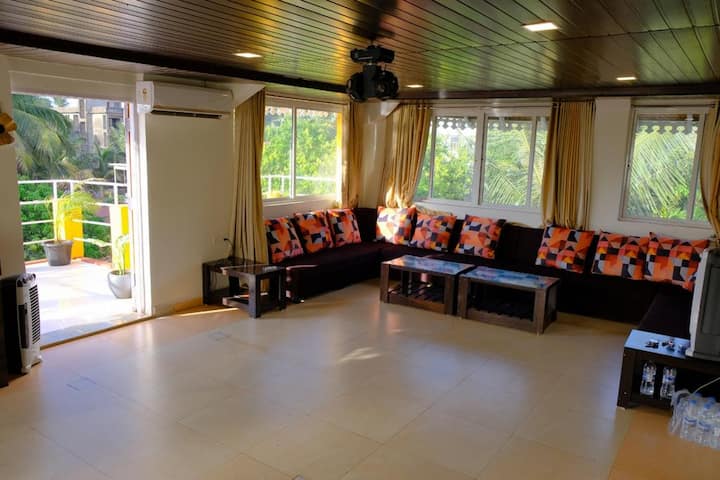 Living room 1 image 9