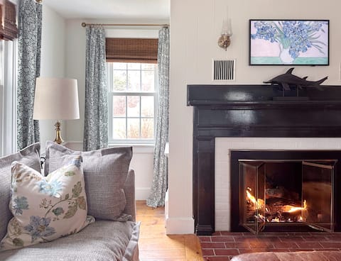 LUX VACA! Historic Luxury! Firepit&PetoK&2Kingbeds