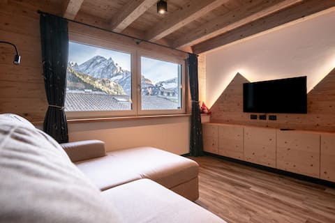 Popular Airbnb listing: "Piz Boe" Canazei center app. in Canazei