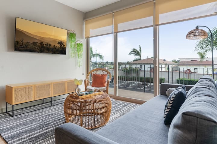 Boho Rooftop Pool & Hot Tub Apt - Chula Vista, CA