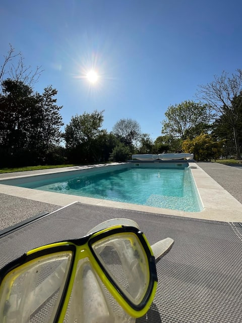 2 private houses with heated pool and spa