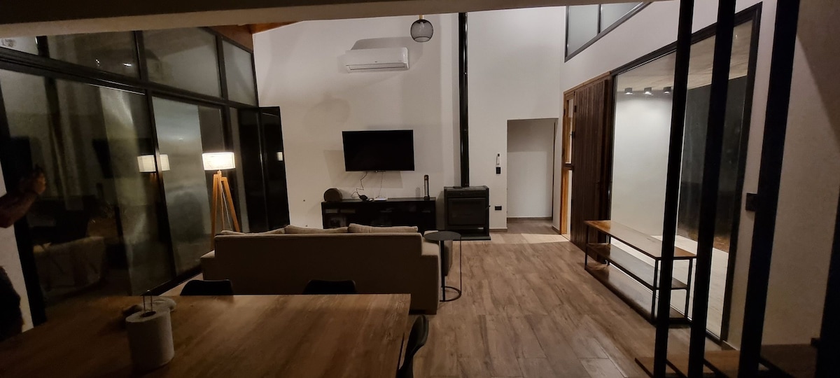 Successful Airbnb property: Pollenza Villa Robles House in Partido De La Costa