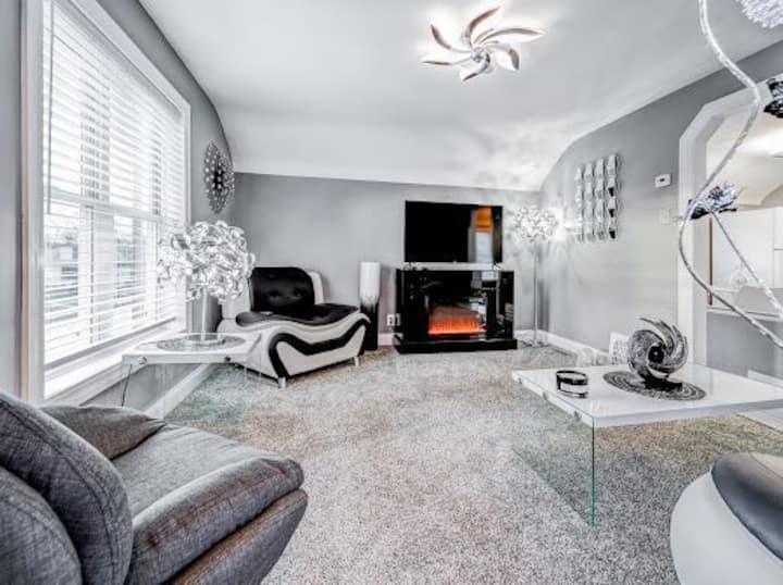 Modern Riverfront Private Guest Suite - Sarnia