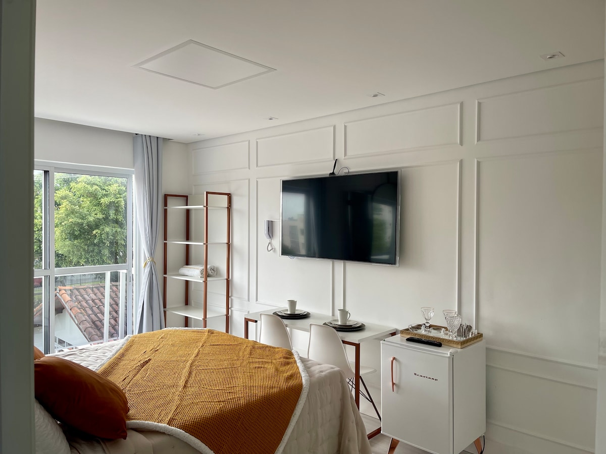 Imóvel de sucesso: Beautiful and well-decorated studio! em Vista Alegre