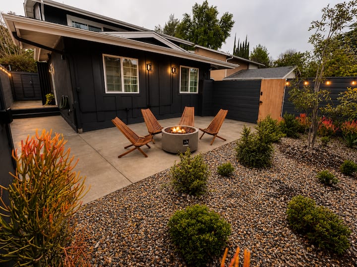 Private Backyard Oasis |Cozy Fire Pit&outdoor Fun - Calabasas, CA