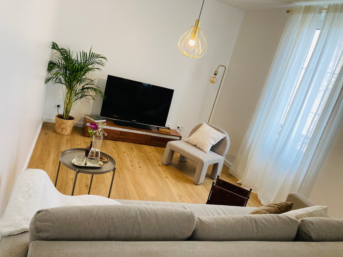Successful Airbnb property: Luxury flat near Paris & Disney- RER A in Le Perreux Sur Marne