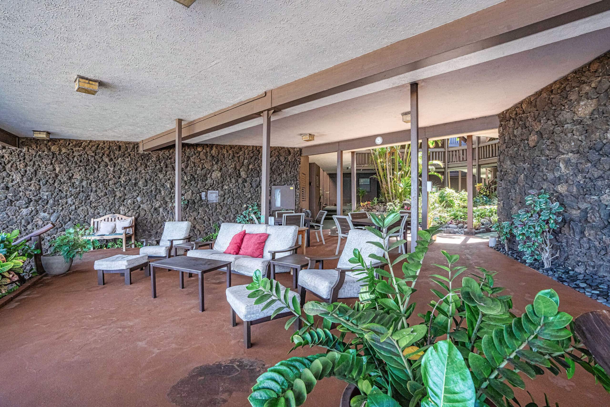Condo in Kihei · ★5.0 · 2 bedrooms · 4 beds · 2 baths - Image 38