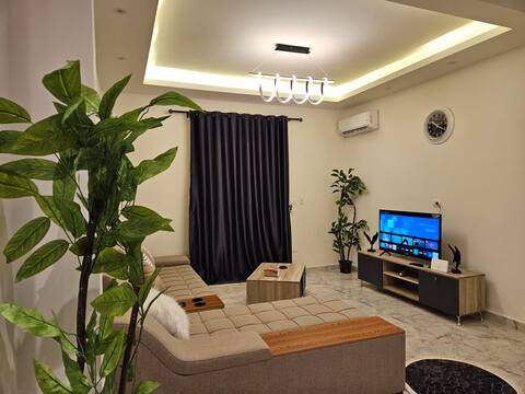 DHB STAYS: Elegant 1BR City Center Flat - 92