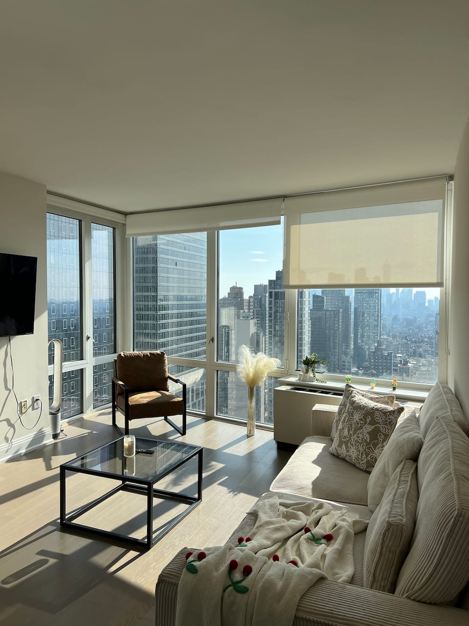 Times Square, Manhattan, New York, NY Vacation Rentals (4.7 out of 5 ...