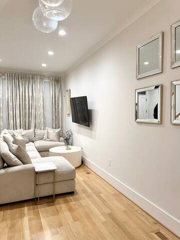 Rooftop beauty in Capitol Hill-private parking gallery image 3