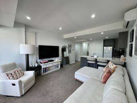 Successful Airbnb property: Bright 1BR Ground Floor Apartment with Easy Access in Waterloo