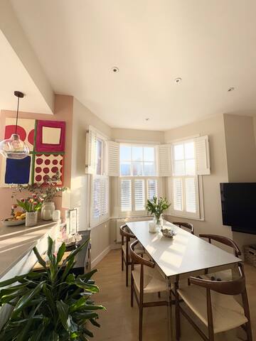 Spacious Japandi style 2 Bedroom Apt. in Hampstead