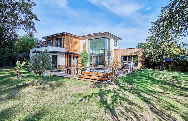 Villa de luxe vue sur un grand jardin au calme gallery image 5