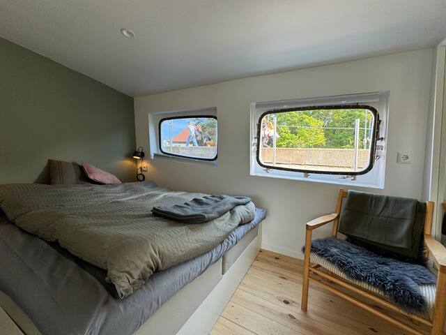 On a Ferry! – 2 Bedroom Apartment gallery image 2