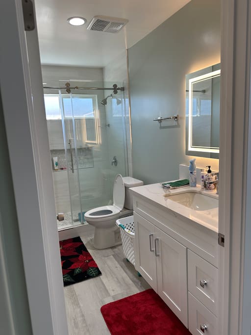 Perfect for guest of 2 .