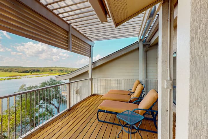 Lake Travis Panoramic Paradise | Kayaks | Pool - Spicewood, TX