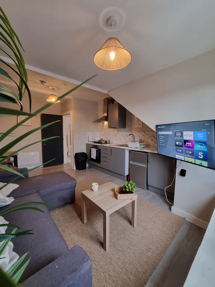 Keyless Entry. Fibre Wifi. Hotel Linen. City-15min - カーディフ