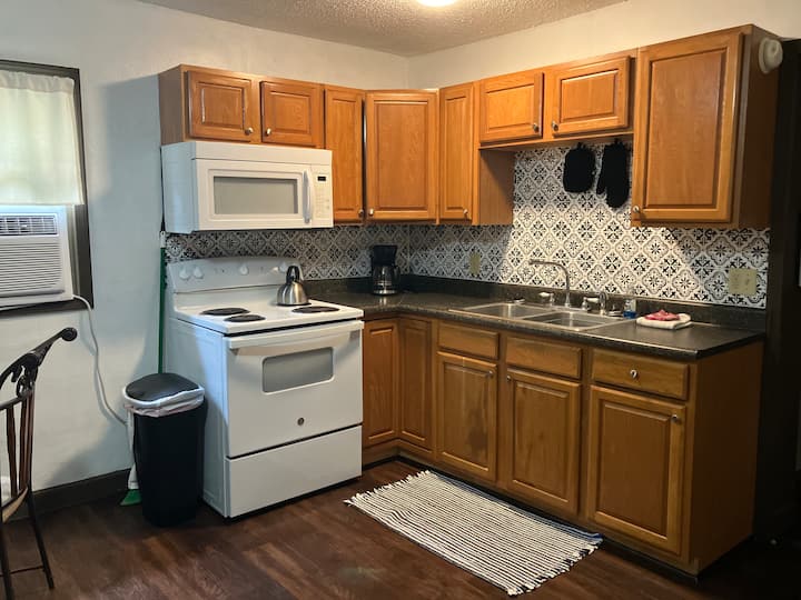 Raccoons Den In Quaint Town Of Aurora - Kentucky Lake