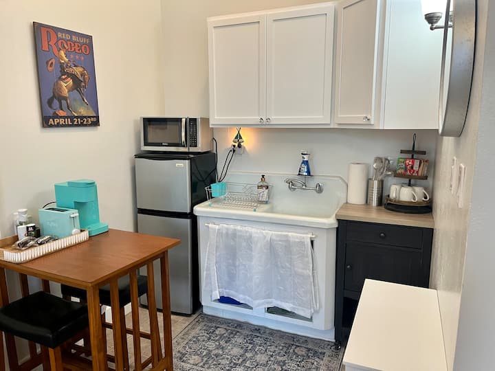 Studio In Old Historic Downtown - Red Bluff, CA