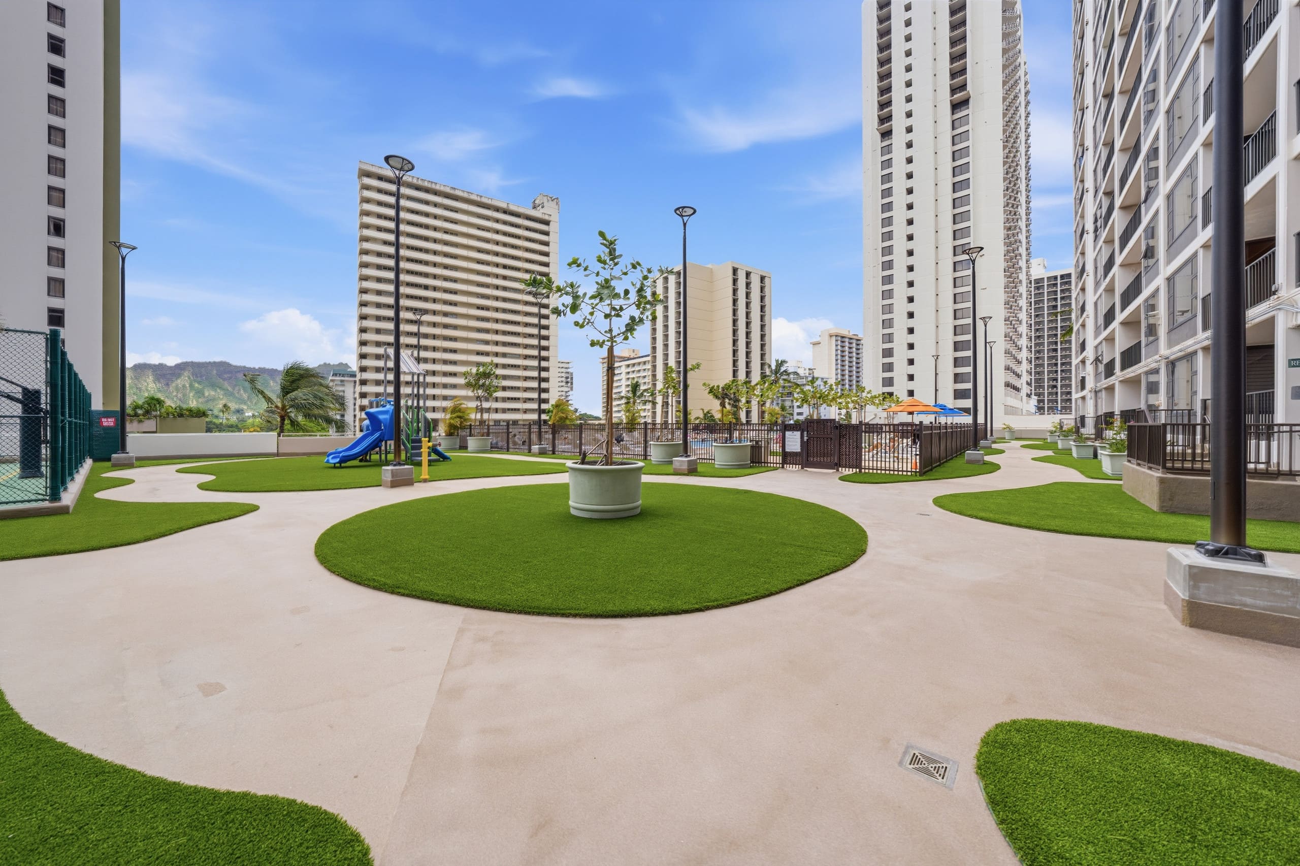 A Modern Mix Waikiki Edition: 1 Br w/ Free Parking - Image 38