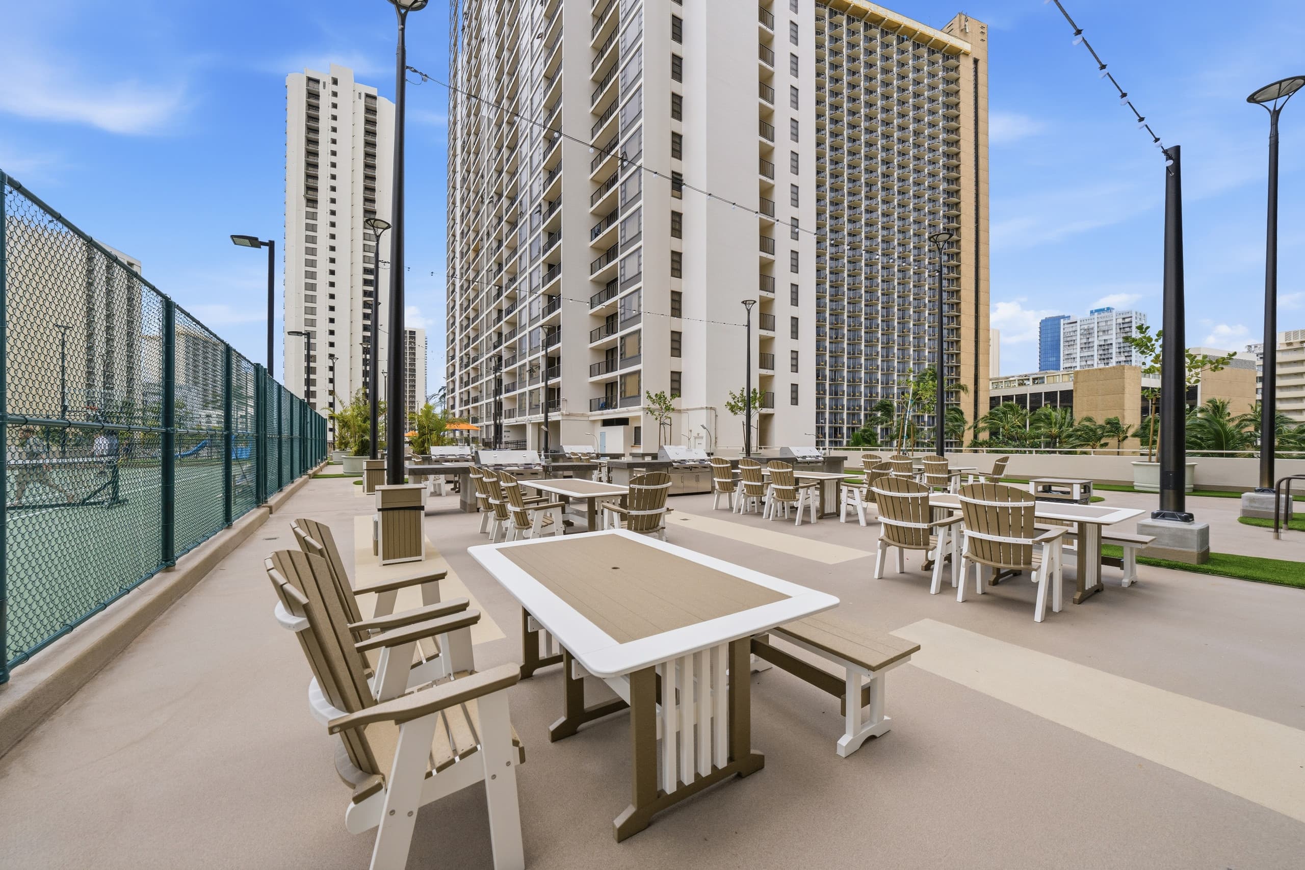 A Modern Mix Waikiki Edition: 1 Br w/ Free Parking - Image 39