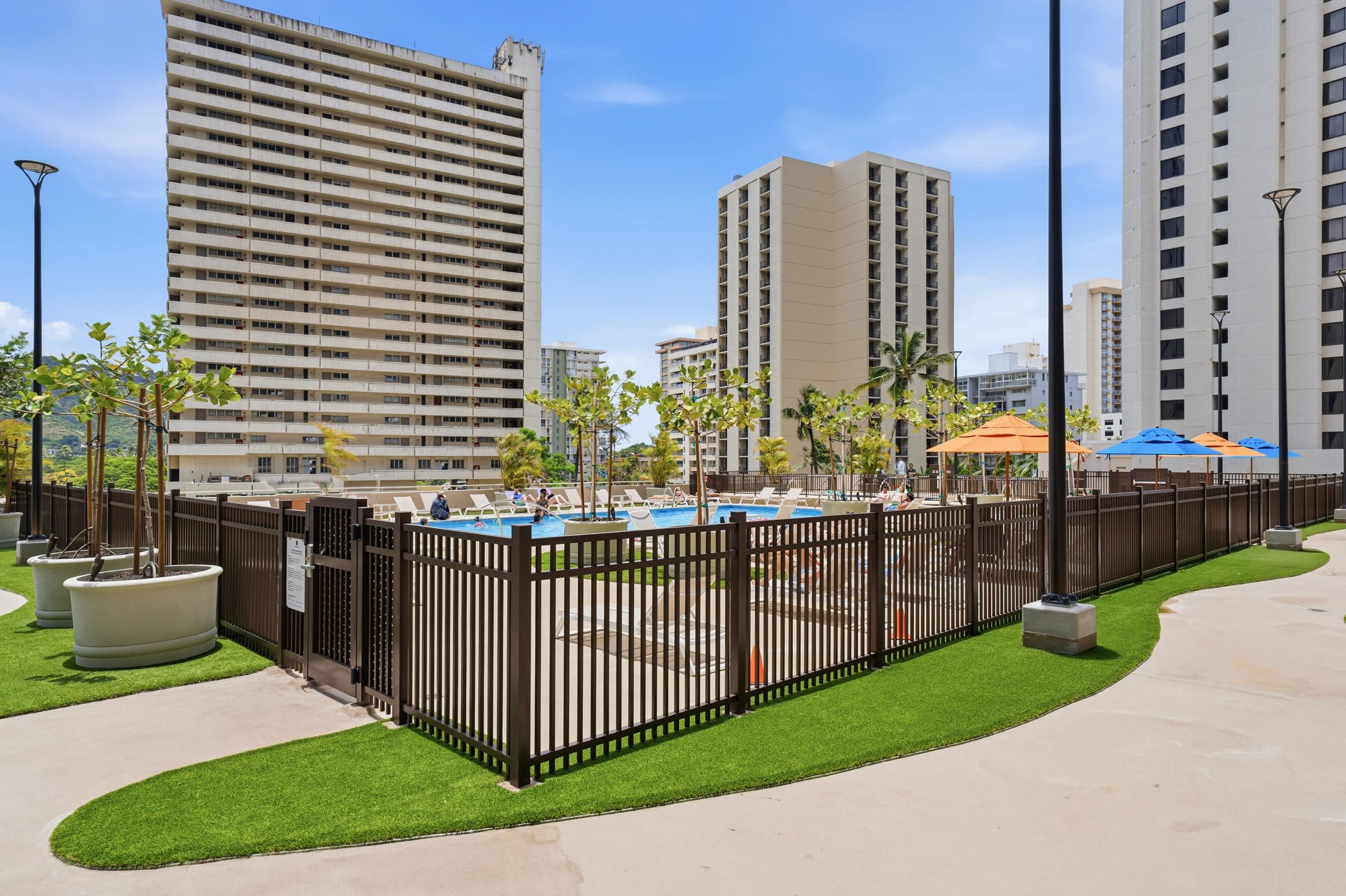 A Modern Mix Waikiki Edition: 1 Br w/ Free Parking - Image 43