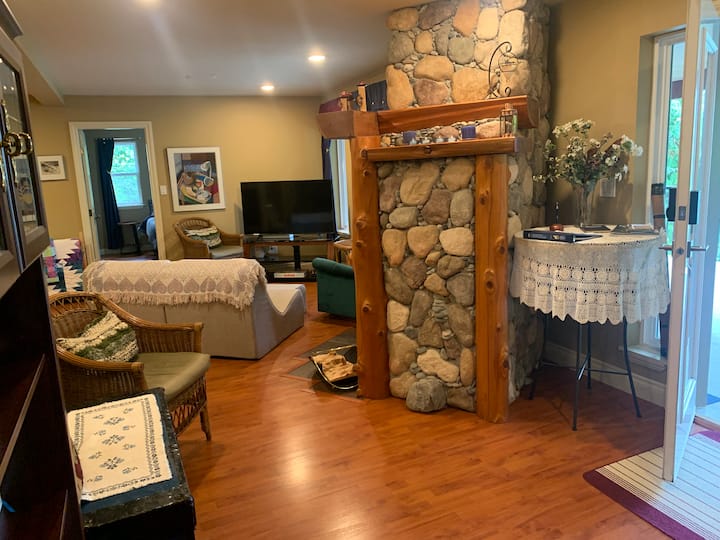 Shoreside Nature Stay - Sunshine Coast