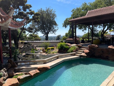 Oasis On Lily Northcliff with own Private Pool