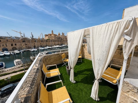 Waterfront Home by Valletta Ferry + free parking