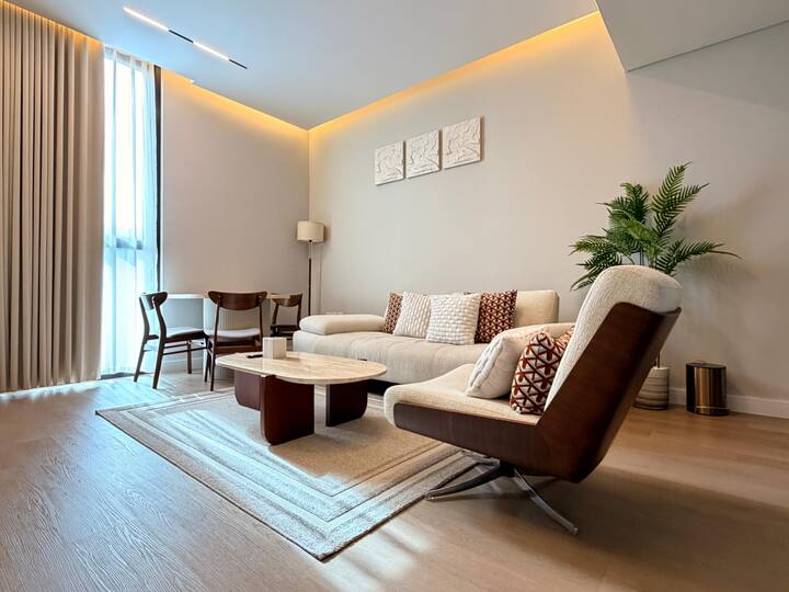 1 Br Luxury Apt. By Aj Aljada - Sharjah