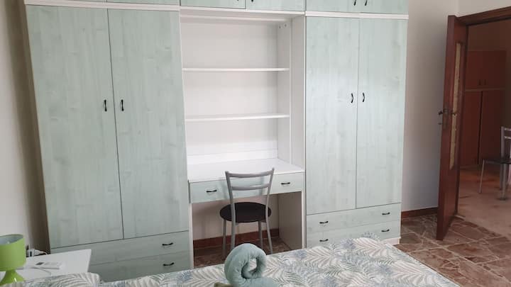 habitación triple con balcón.2