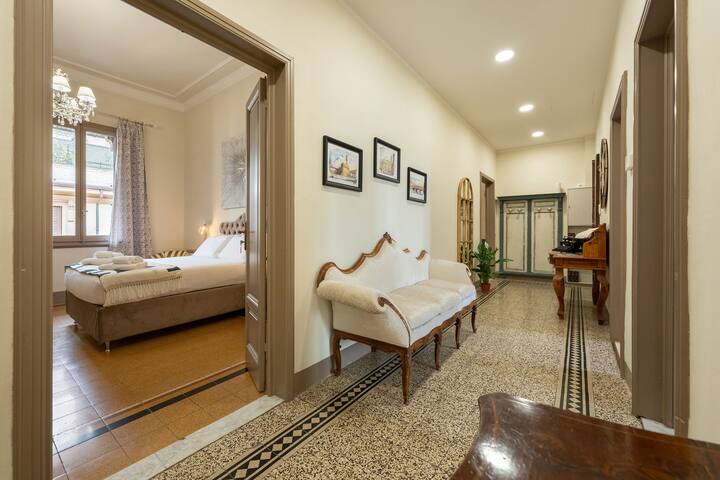 bellissimo e ampio appartamento con terrazza.A/C gallery image 5