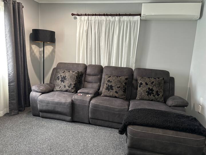2 Bedrm House To Relax, Refresh, & Unwind - Oakwood