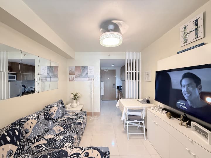 Shore 3 Near Moa;water Purifier, Netflix, Karaoke - Pasay