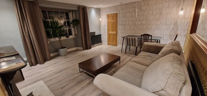 2 Bed Apartment 
Garden & Patio - Bristol