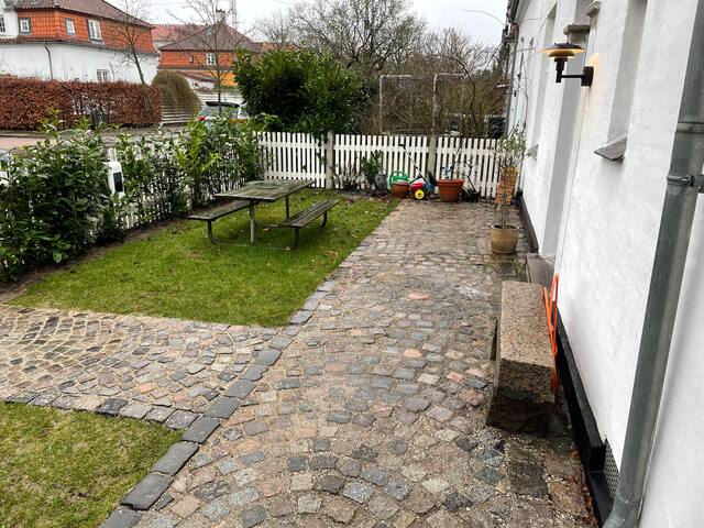 Family townhouse in fancy area gallery image 4