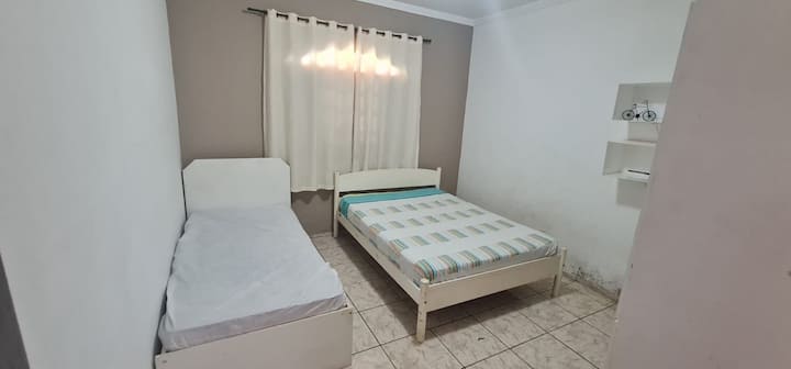 חדר שינה 2 (צמוד)