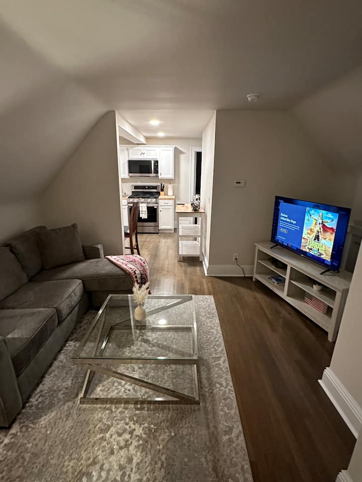 Modern & Furnished 2nd-fl Apt • Near Nyc - Lodi, NJ