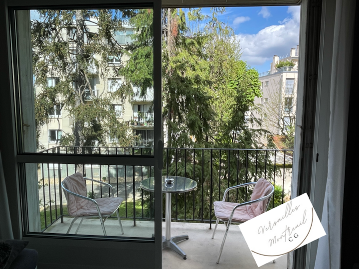 40m2 Moderne Avec Balcon Dégagé à 2 Des Commerces - Versailles