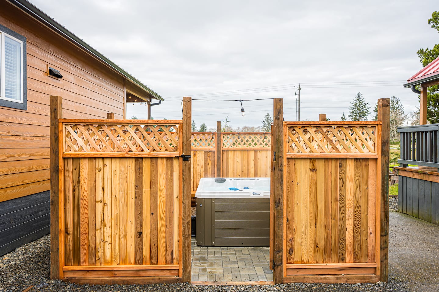 Rainforest Tiny Home Retreat: Rustic Modern photo 6