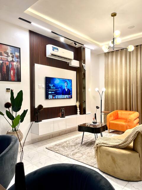 Unique, Super Cozy 1 Bedroom Apartment, Yaba