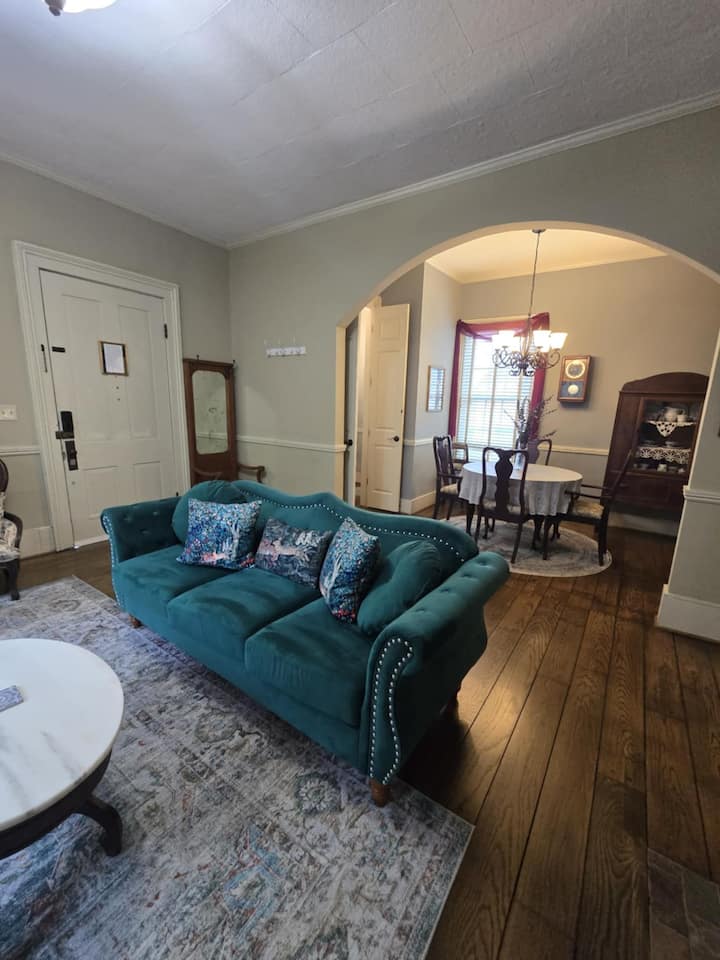 Sportsman Welcomed,  In Historic Eufaula. - Eufaula, AL