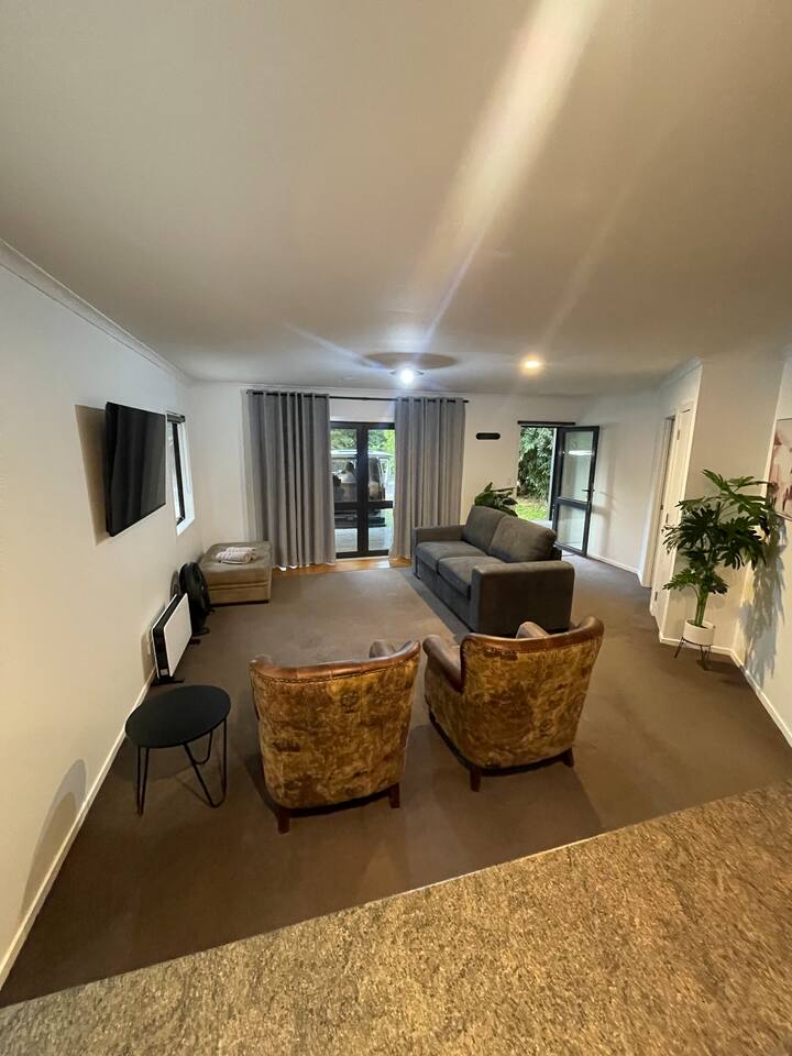 Serene Forest Hide Away - Taupo