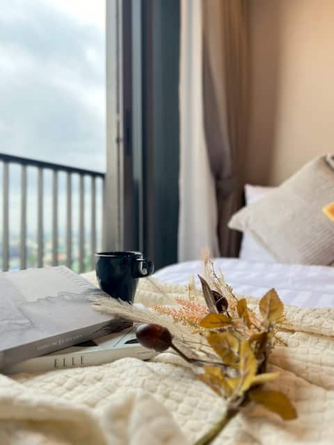 Riverside Escape | Steps from MRT Purple Line