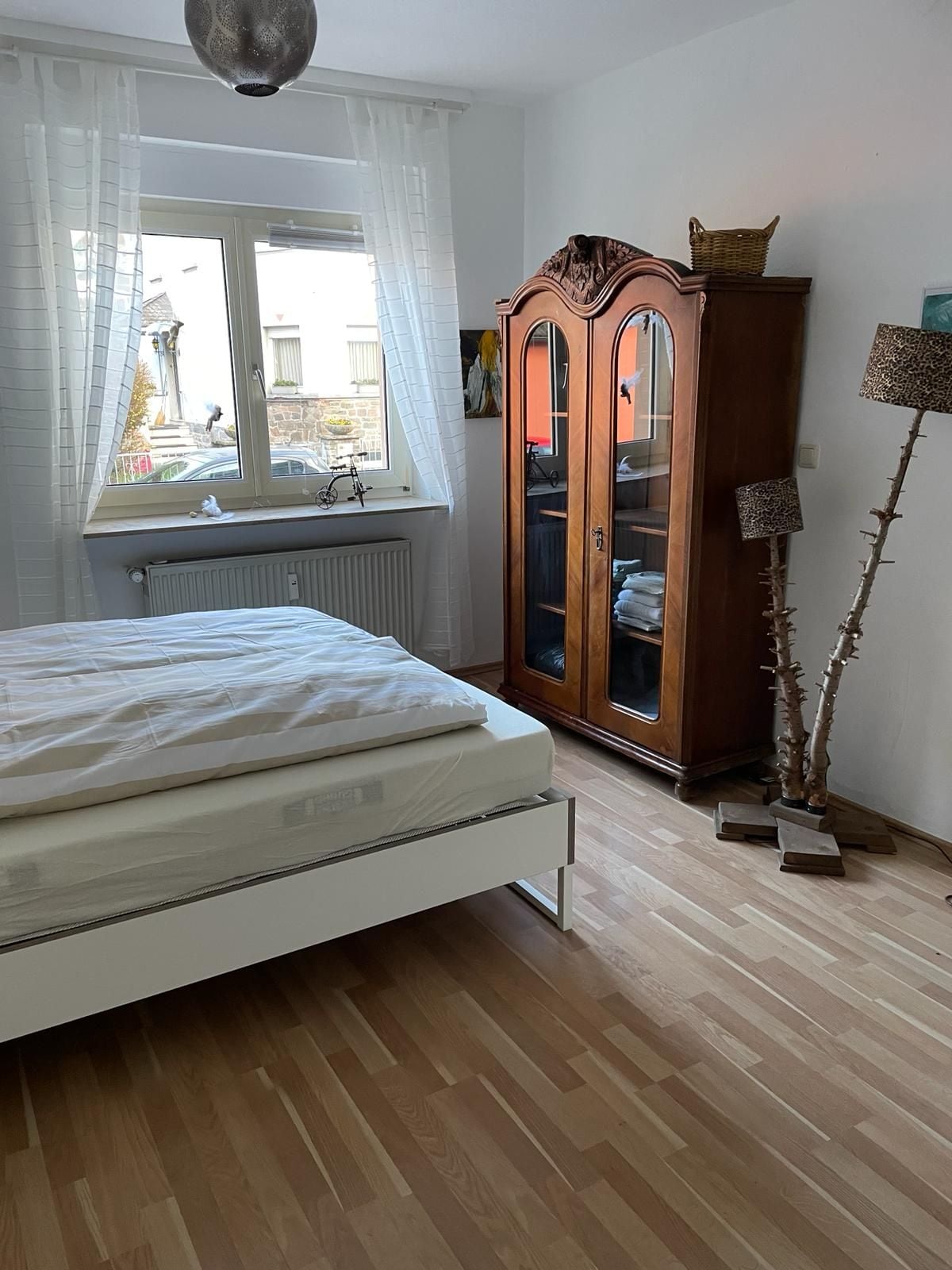 Spacious 3-room apartment in the city center