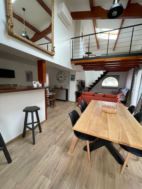 Comfortable house close to the beaches with air conditioning