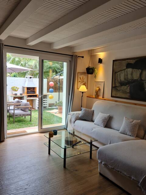 Anuncio de Airbnb popular: Lovely loft with a private garden en Tarragona